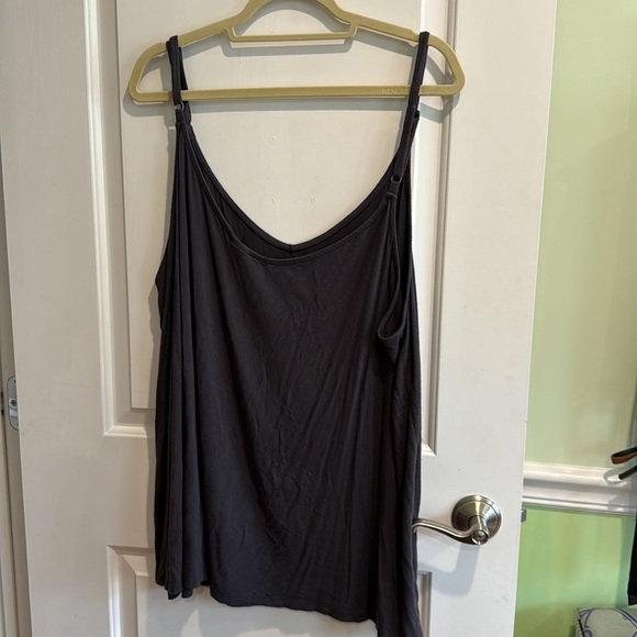 Torrid tank top shirt Sz 4 feather design adjustable straps plus size - Picture 4 of 5